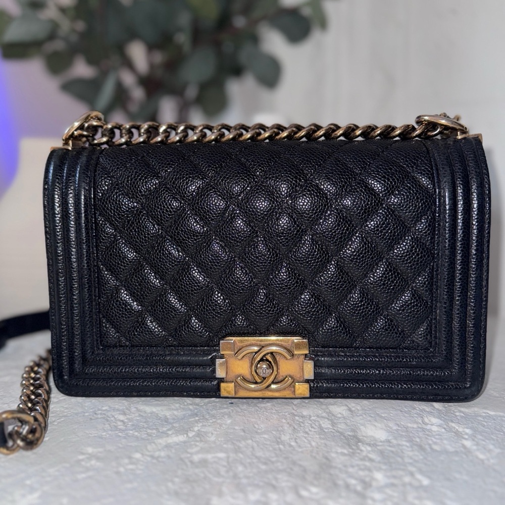 Chanel Medium Boy Bag Caviar GHW